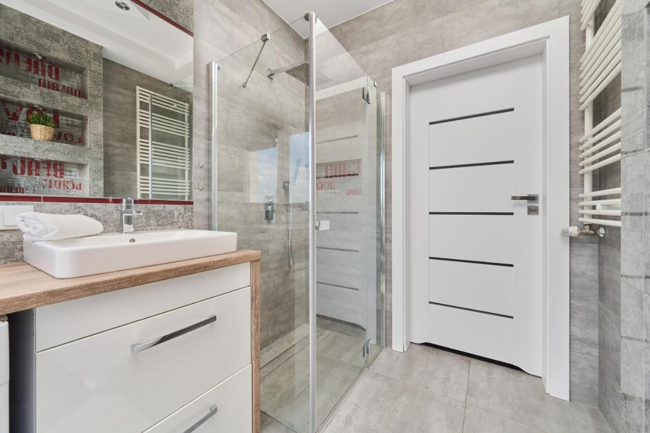 Stylish Kosciuszki Apartaments Near The Market Square With Free Garage Wroclaw By Noclegi Renters Buitenkant foto