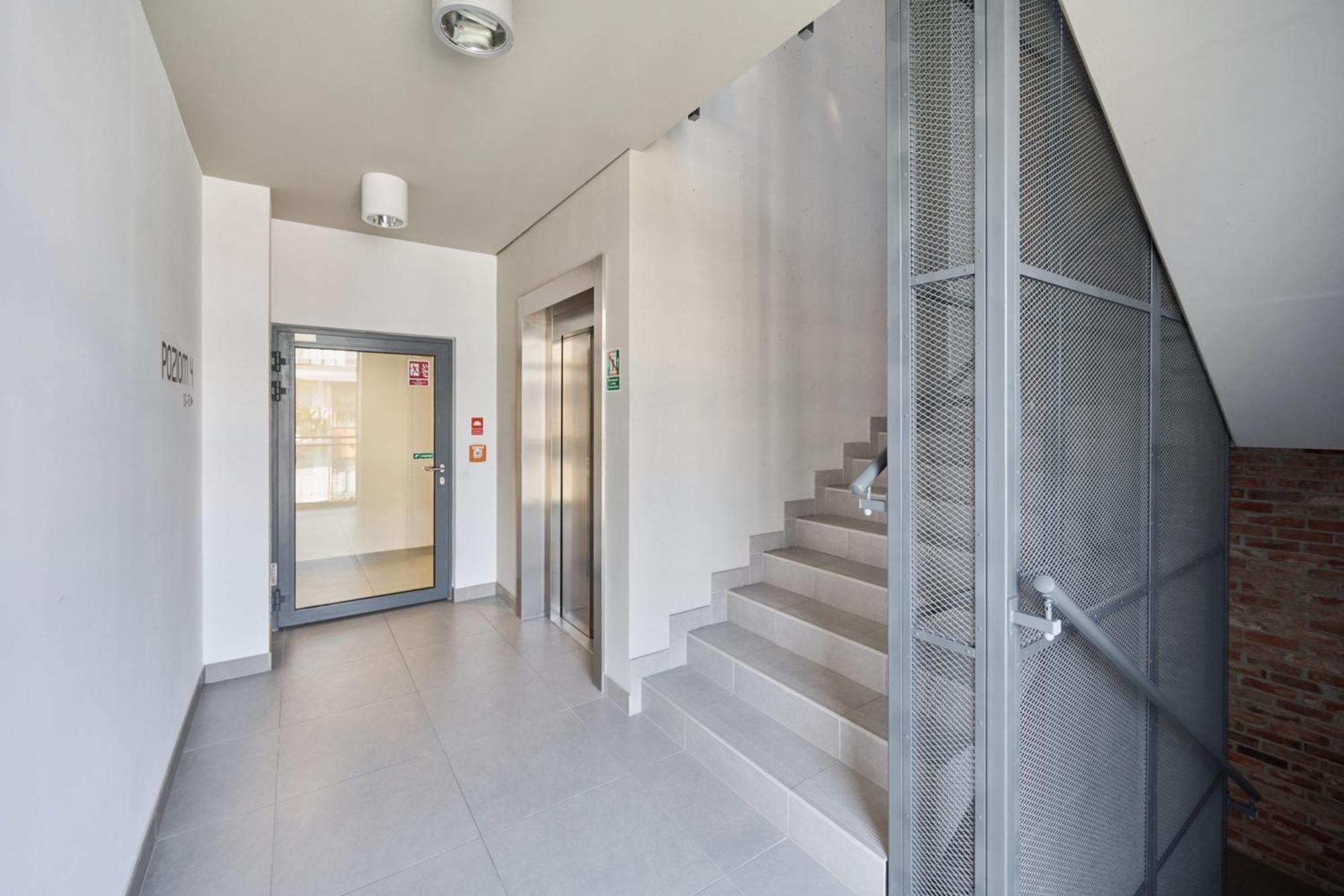 Stylish Kosciuszki Apartaments Near The Market Square With Free Garage Wroclaw By Noclegi Renters Buitenkant foto